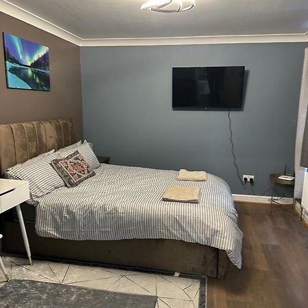Amazing Ground Floor One Bedroom Apartment Forest Road ลอนดอน ภายนอก รูปภาพ