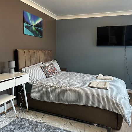 Amazing Ground Floor One Bedroom Apartment Forest Road ลอนดอน ภายนอก รูปภาพ