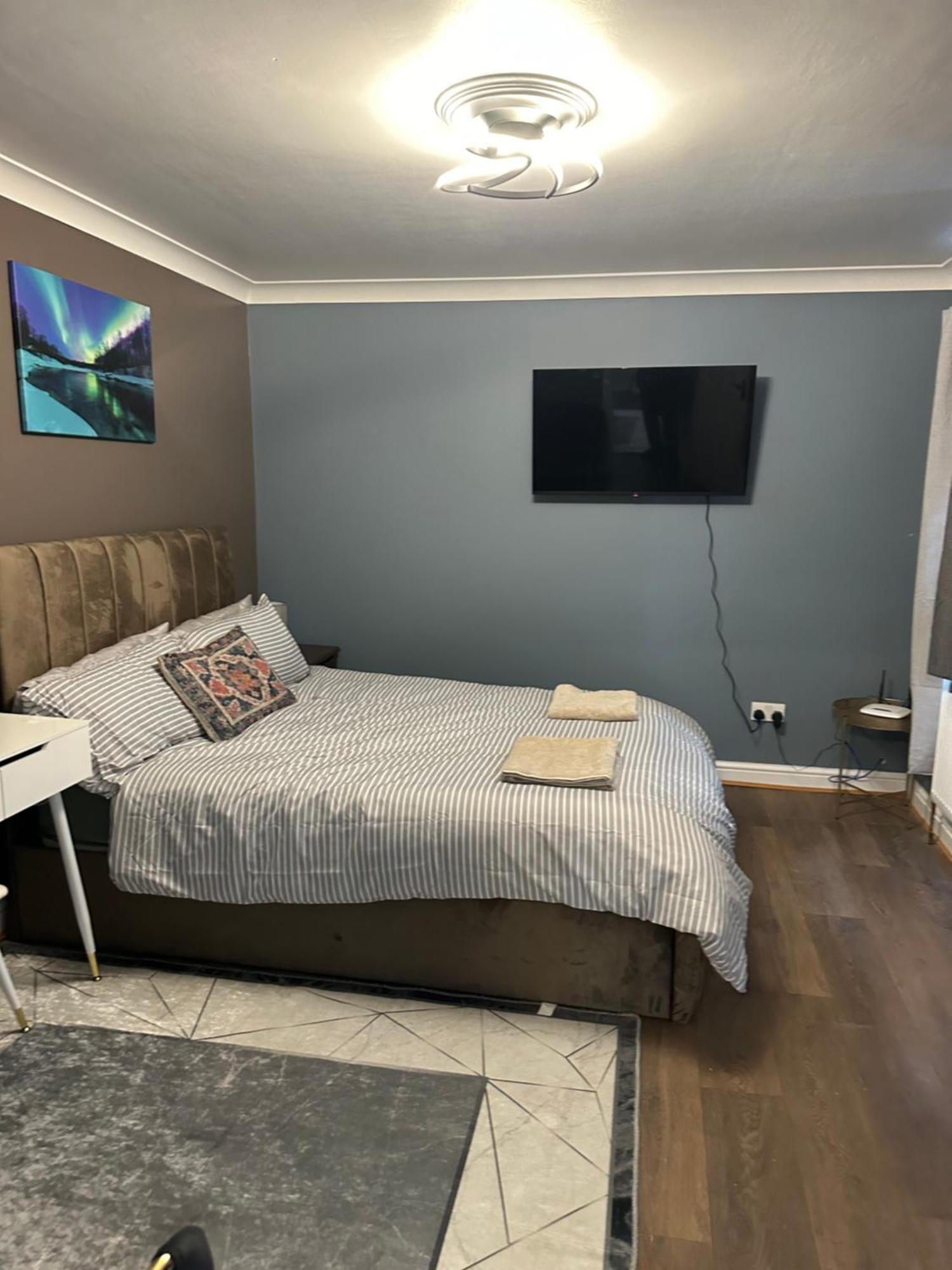 Amazing Ground Floor One Bedroom Apartment Forest Road ลอนดอน ภายนอก รูปภาพ