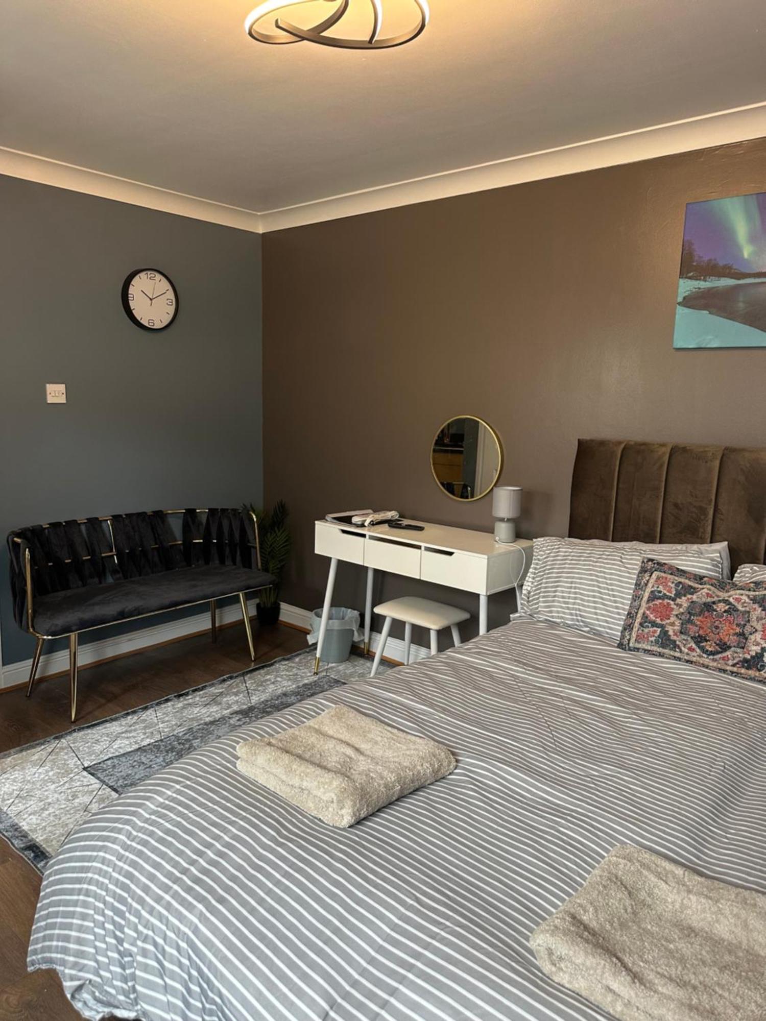 Amazing Ground Floor One Bedroom Apartment Forest Road ลอนดอน ภายนอก รูปภาพ